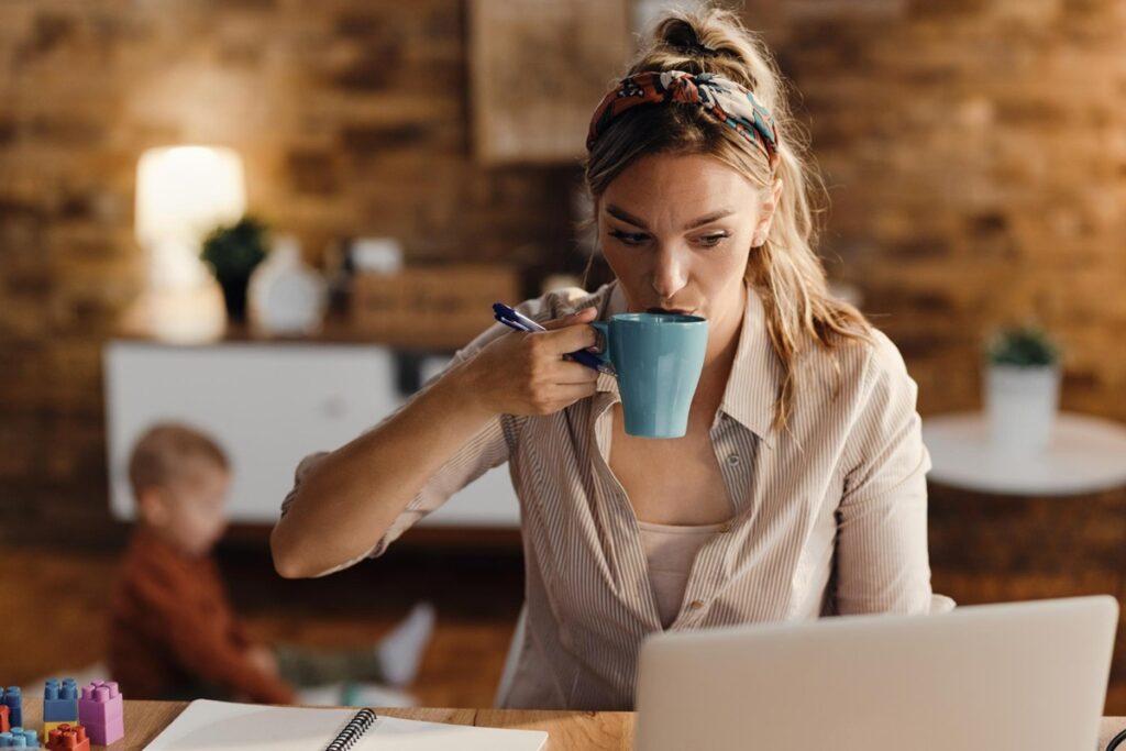 من Etsy إلى إدارة المحتوى: دليل أفضل وظائف عن بعد من المنزل